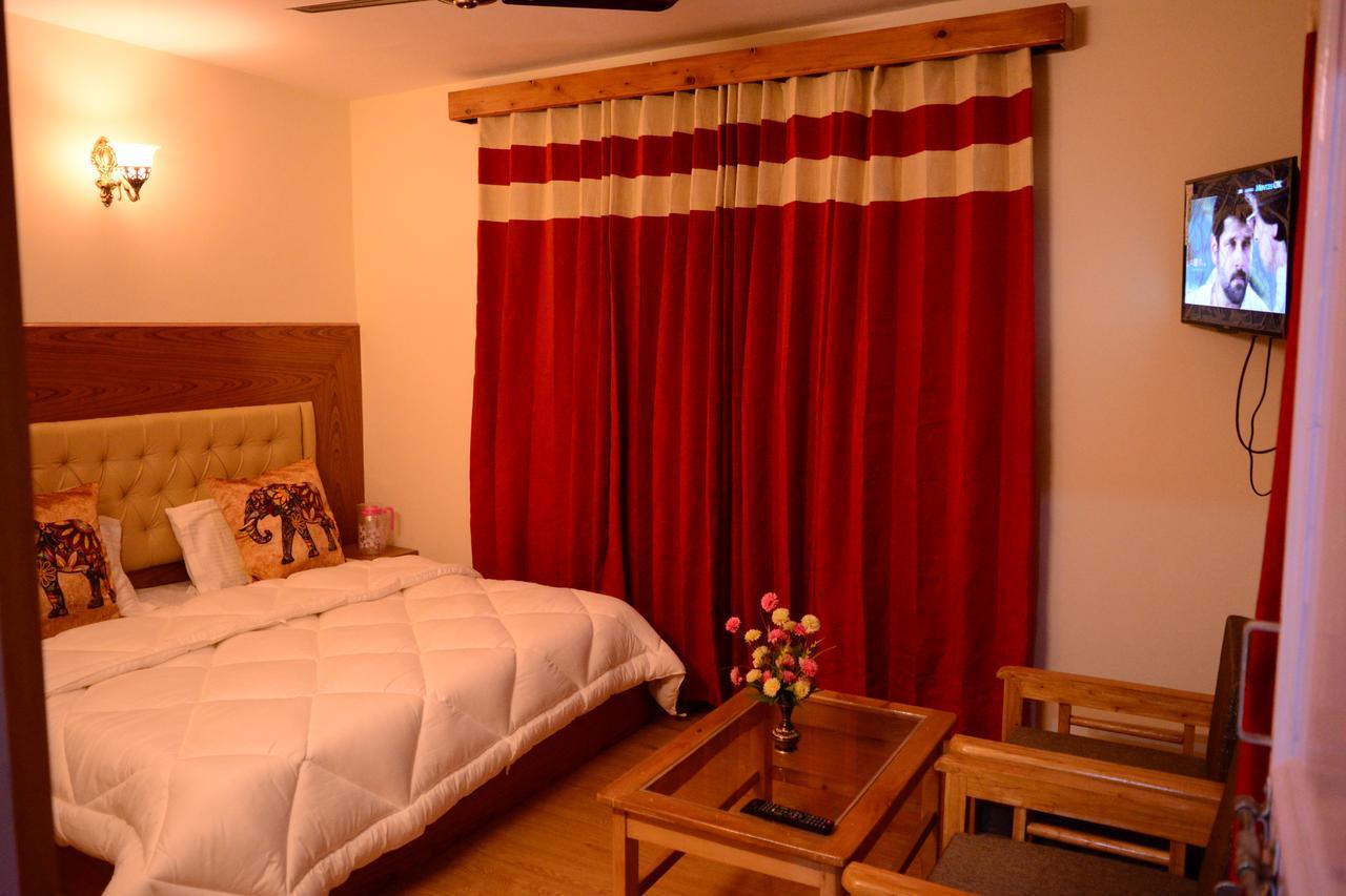 Bed and Breakfast Ambika Bliss Manāli Zewnętrze zdjęcie