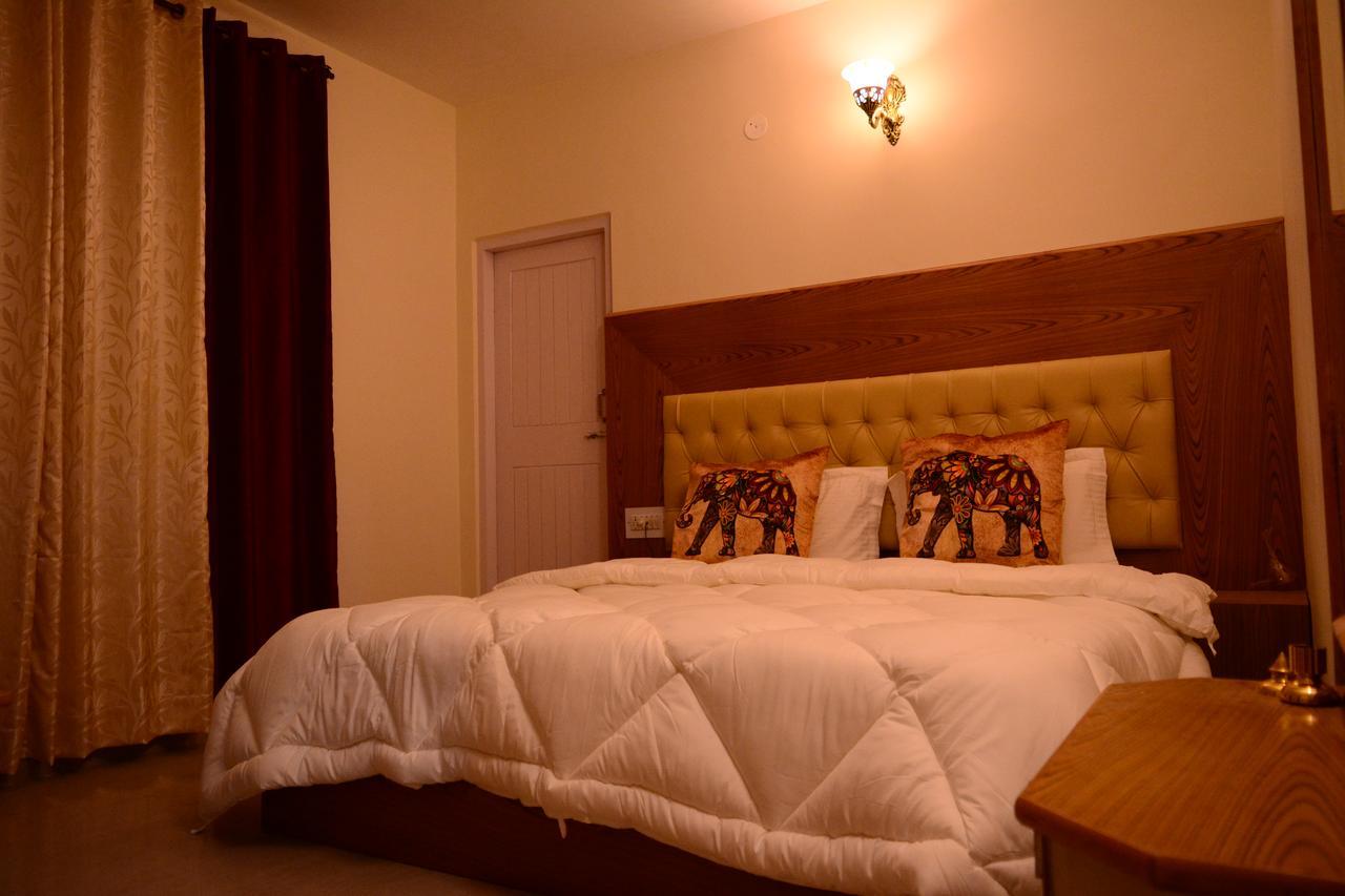 Bed and Breakfast Ambika Bliss Manāli Zewnętrze zdjęcie
