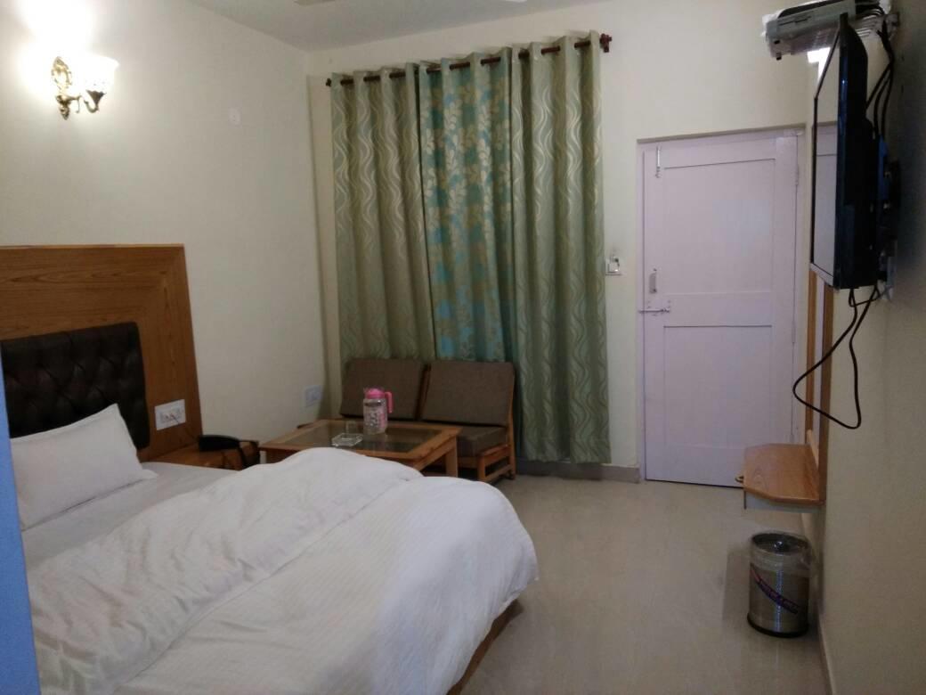 Bed and Breakfast Ambika Bliss Manāli Zewnętrze zdjęcie