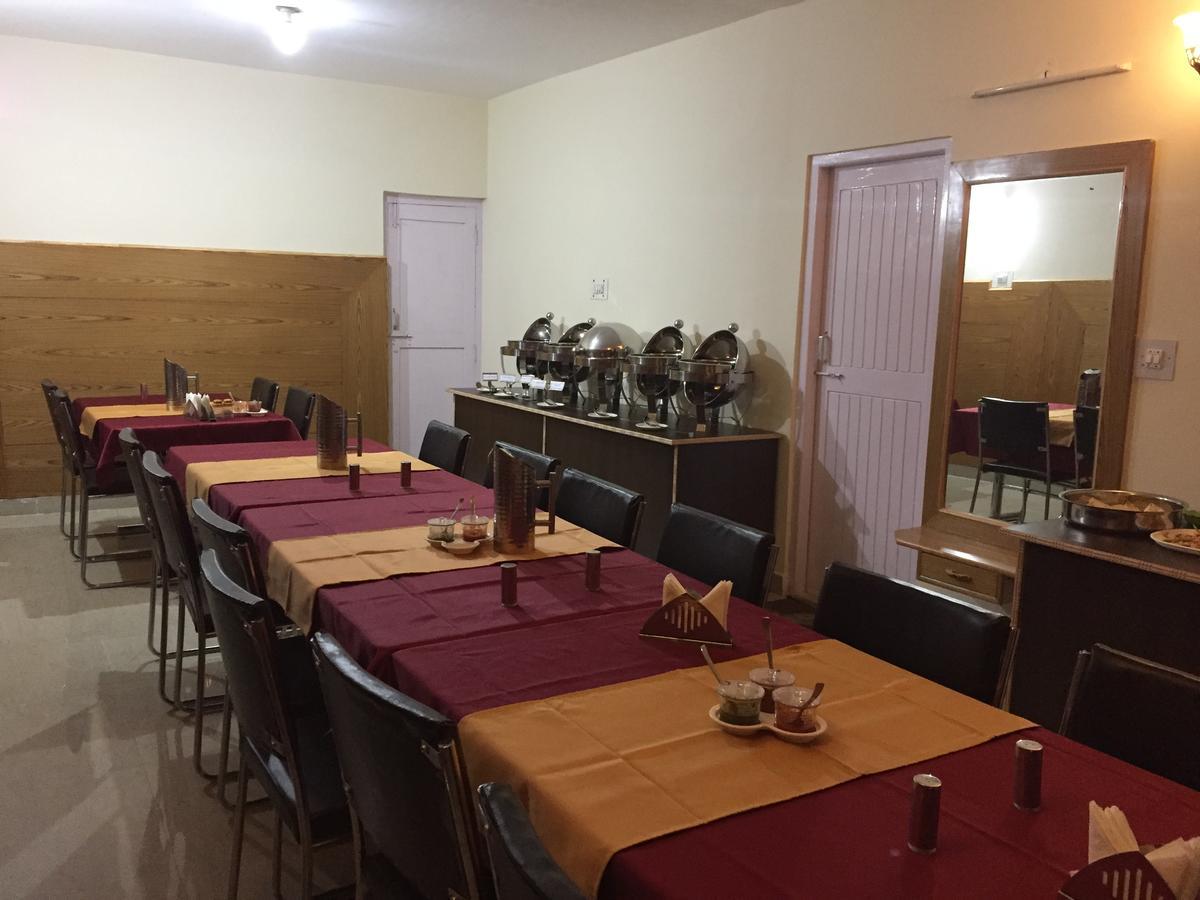 Bed and Breakfast Ambika Bliss Manāli Zewnętrze zdjęcie